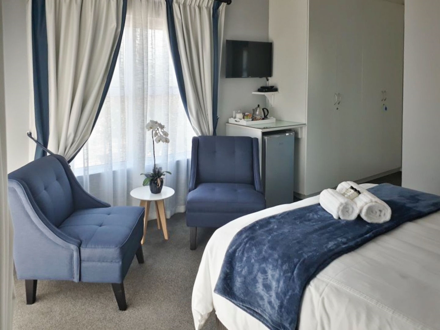6 Bedroom Property for Sale in Country Club Western Cape